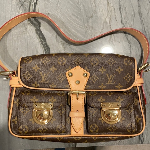 ‼️REDUCED‼️ Louis Vuitton Monogram Hudson PM - Picture 1 of 5
